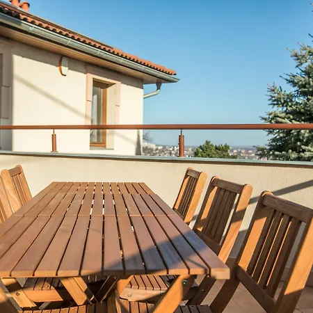 Della ヴィラ ペーチ