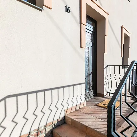 Villa Della *