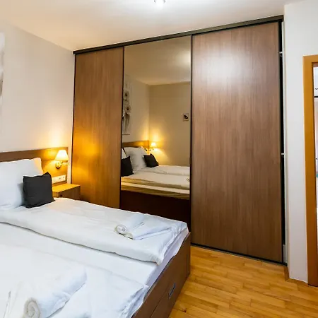 فيلة Della بيتْش