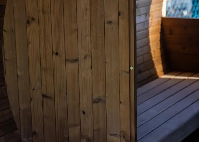 Della * Beci